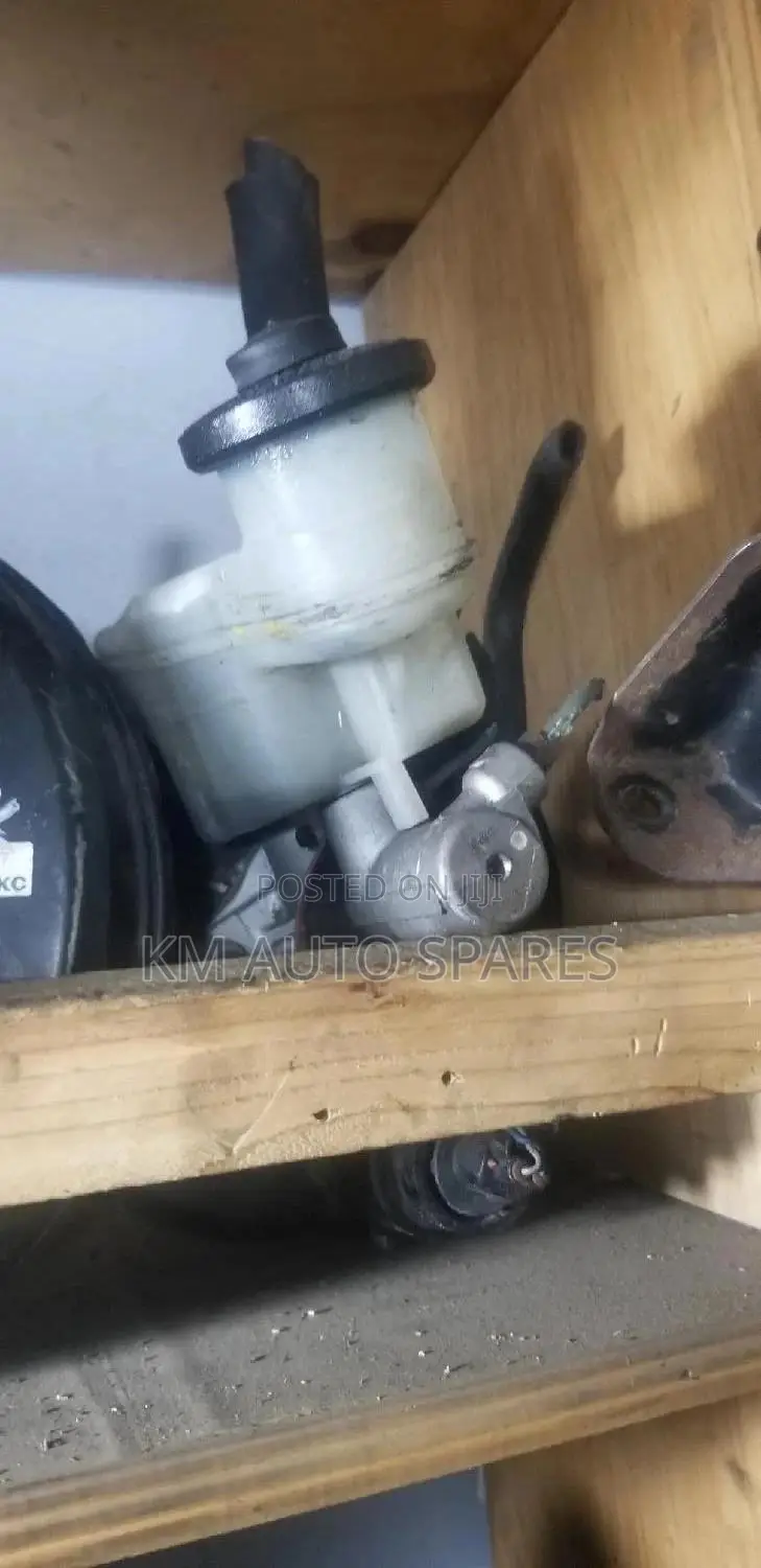 Toyota Vitz Brake Booster/Master Cylinder.