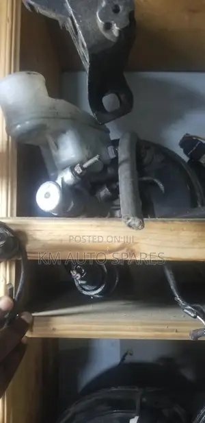 Toyota Vitz Brake Booster/Master Cylinder.