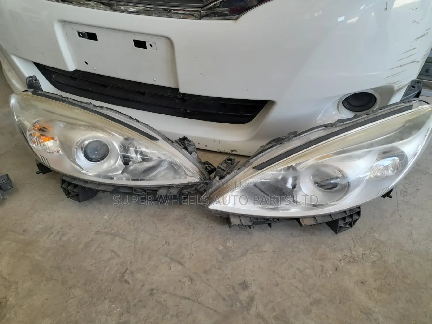 Headlight Premacy/ Lafesta 09