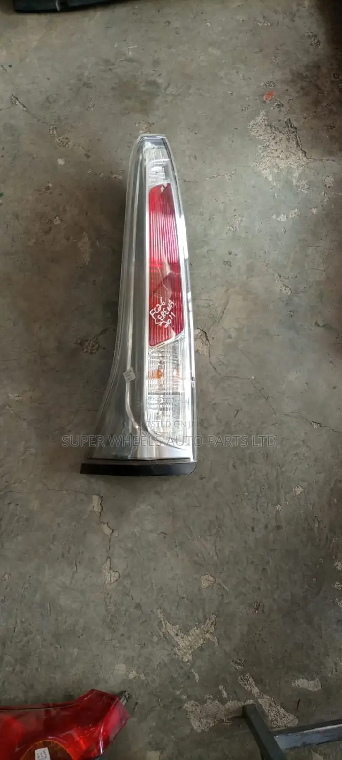 Tail Light Serena C26