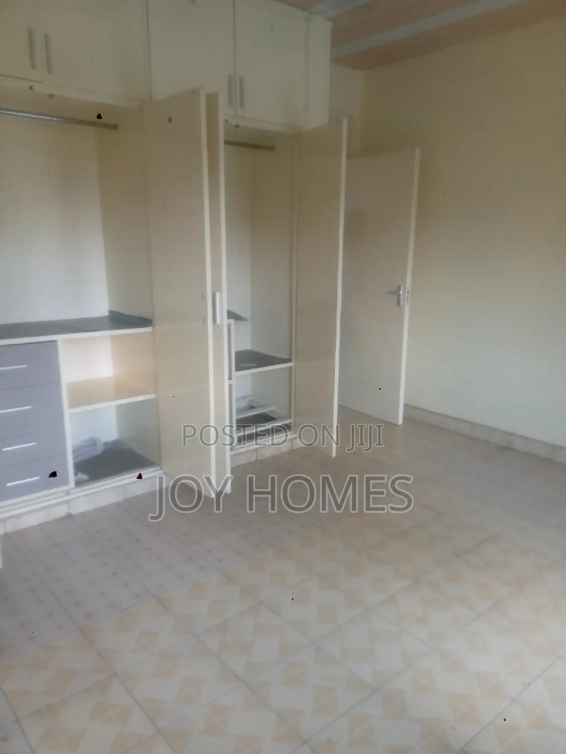 5bdrm Maisonette in Madaraka for rent