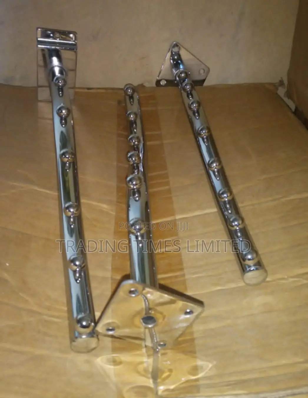 Clothes Hanger With Balls -8 Balls
