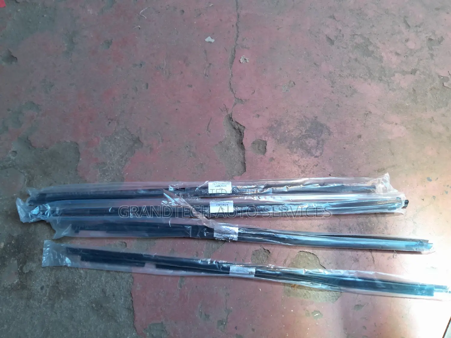 Toyota Vanguard Weather Moulding Stipes