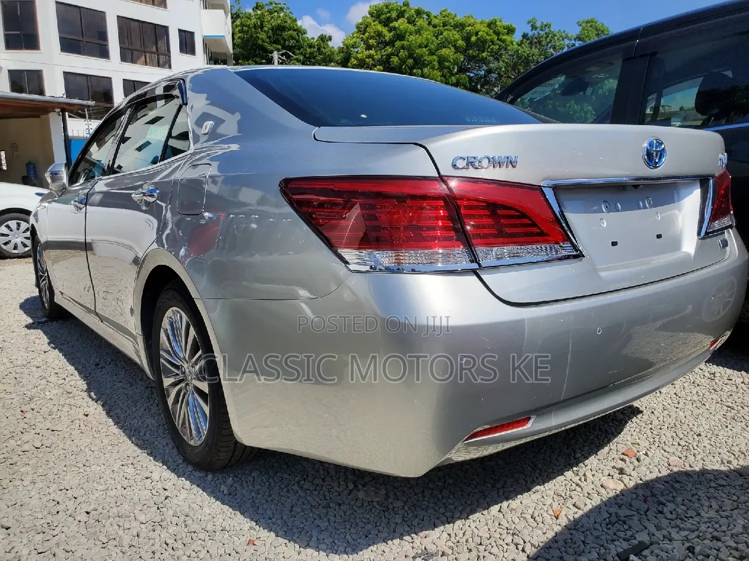 Toyota Crown 2017 Silver