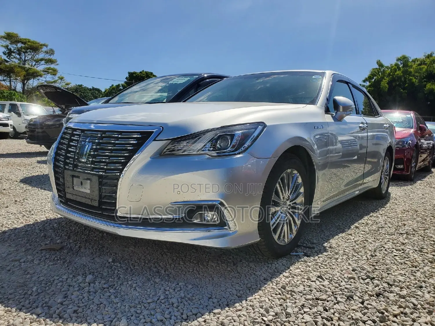 Toyota Crown 2017 Silver