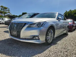 Toyota Crown 2017 Silver