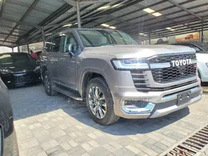 2023 Toyota Land Cruiser Gold: Two Exclusive Variants Unveiled