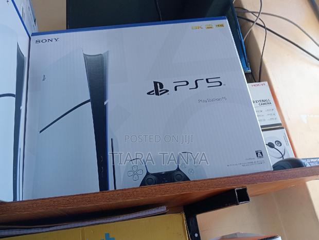 Playstation 5 Slim 1tb Disc Edition - thumbnail 3