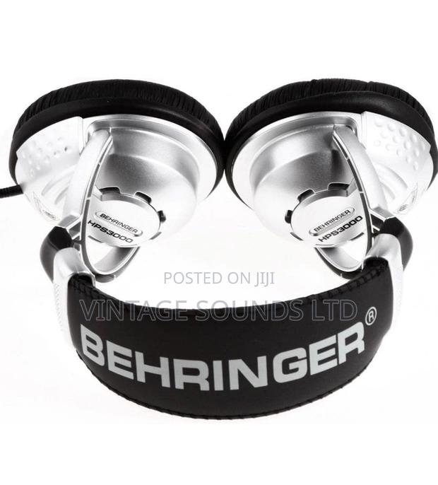 Behringer HPS3000 High-Performance Studio Headphones /Black