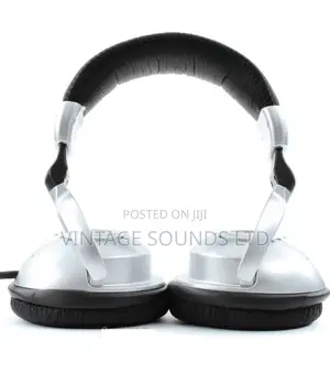 Behringer HPS3000 High-Performance Studio Headphones /Black