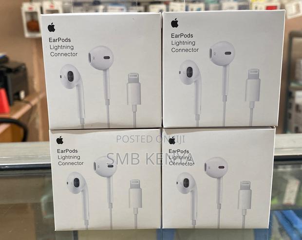 Genuine Apple Earpods Lightning Connector - main view