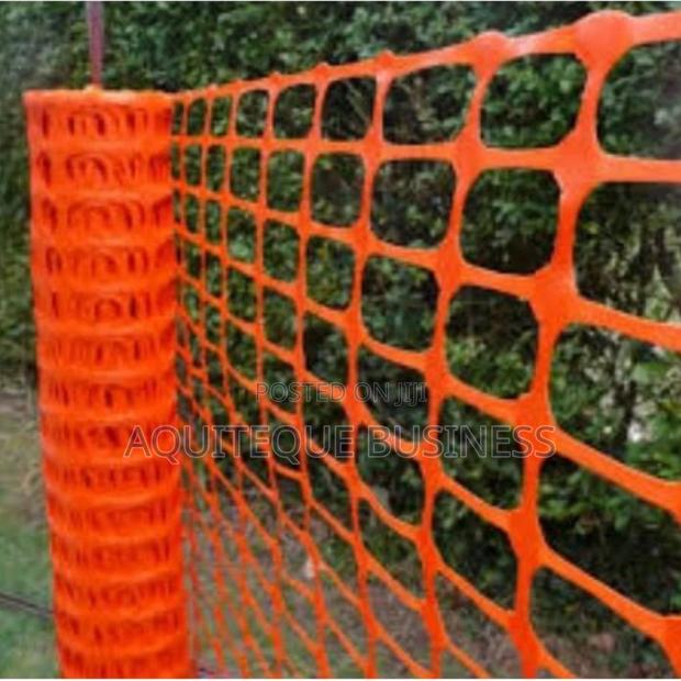 Fencing Nets . Plastic Safety Nets - main view
