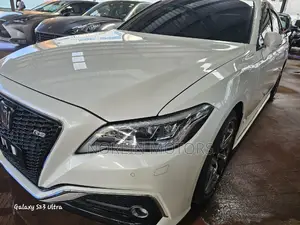Toyota Crown 2019 Off white