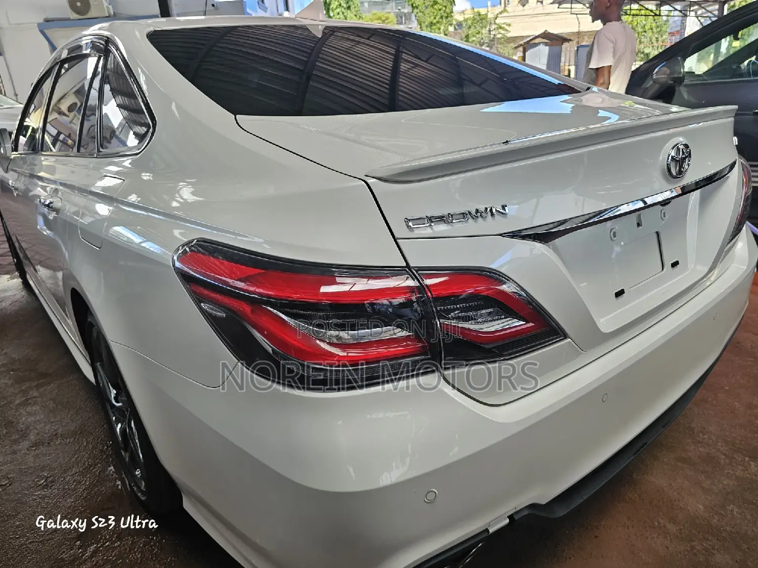 Toyota Crown 2019 Off white