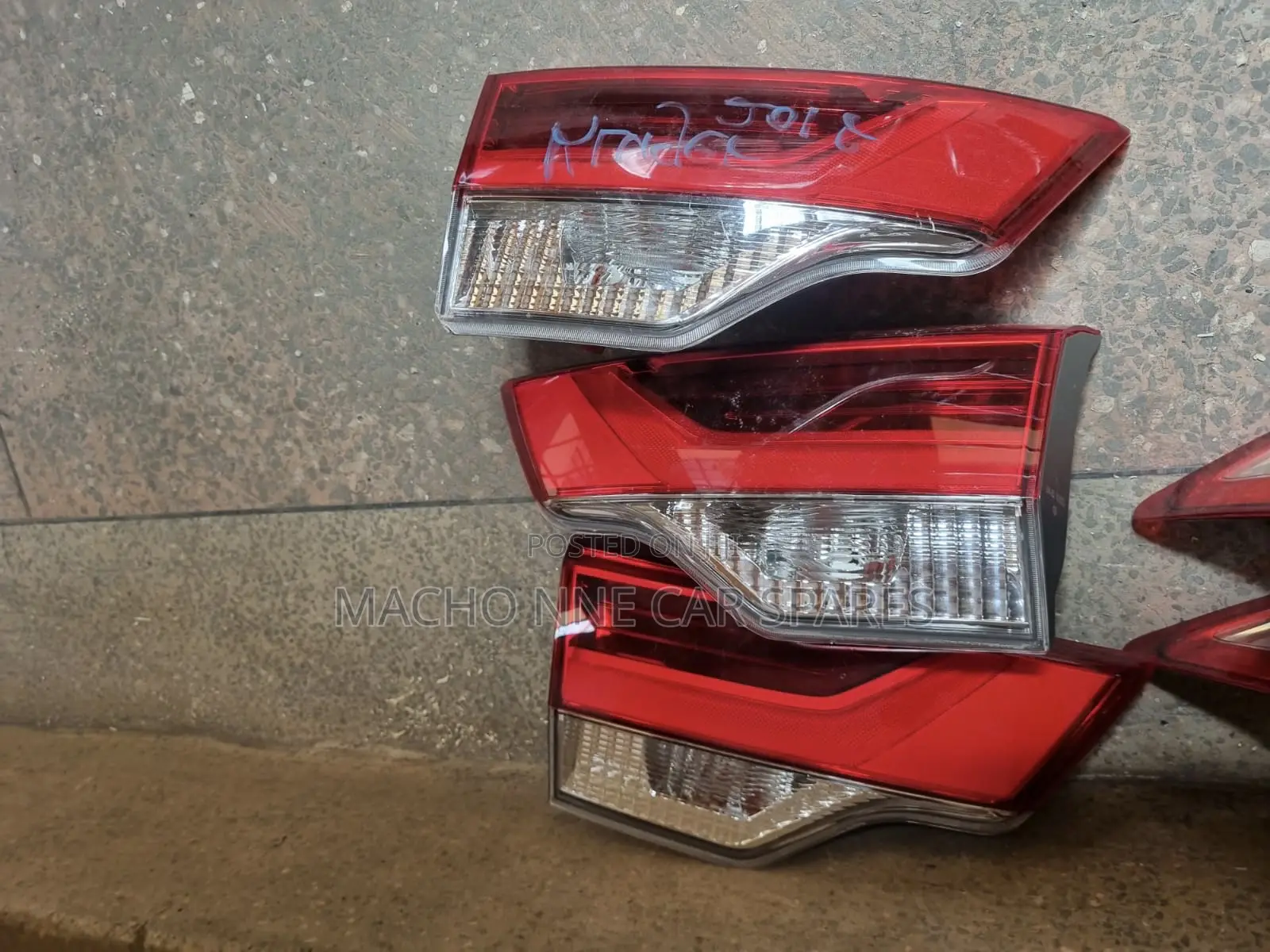 Toyota Kluger 2018 Bootlight