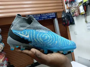 Phantom Gx Football Boots Size 36
