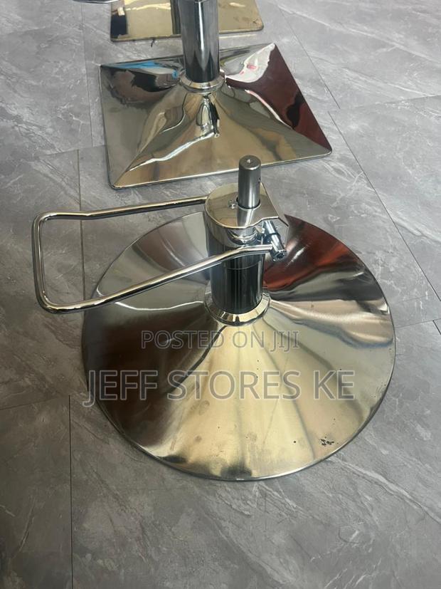 Complete Styling Seat Silver Base - main view