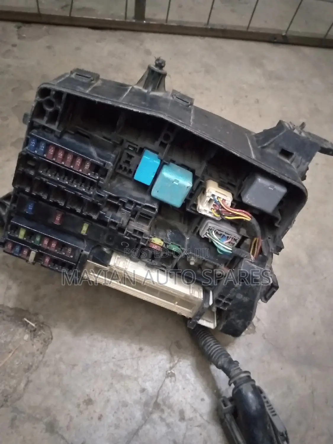 Engine Fusebox for Fielder Nze Axio Runx.