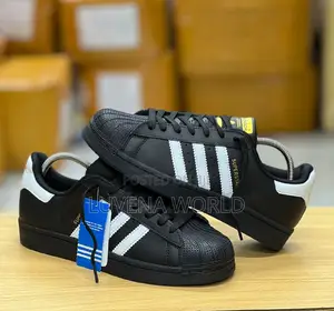 Adidas Superstar