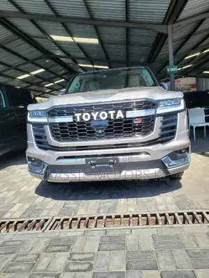 New Toyota Land Cruiser 2023 Gold