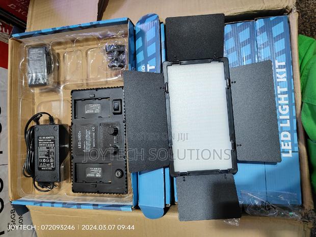 Pro Led 600 With Two Batteries and Ac Adaptor - thumbnail 2