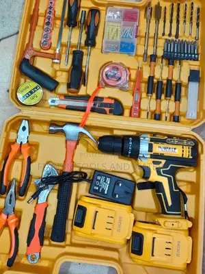 Powerful Dewalt Cordless Drill 26 V 2 Batteries