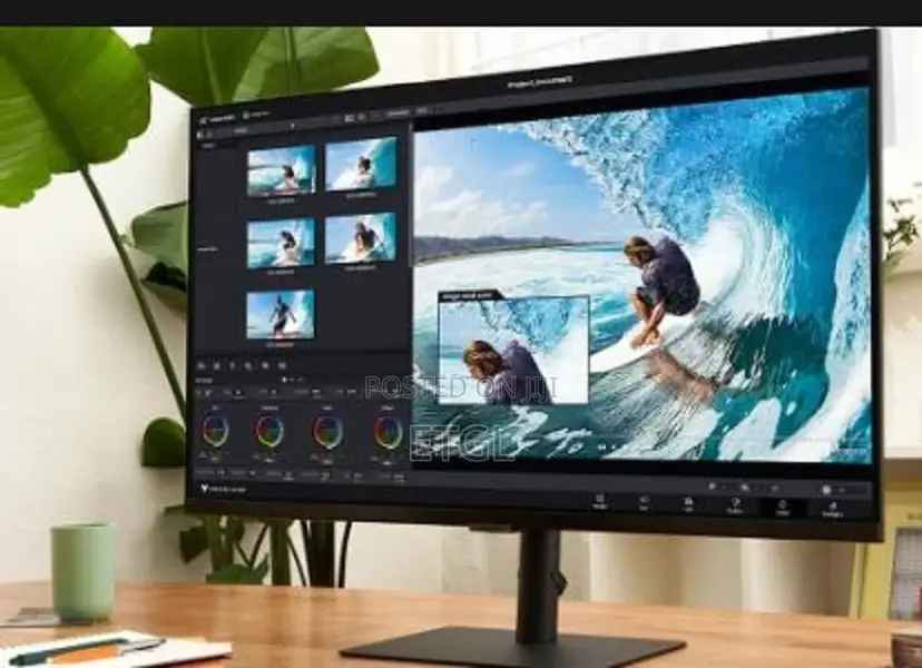 Samsung Viewfinity S8 32" UHD HDR USB-C Monitor, Height, Piv