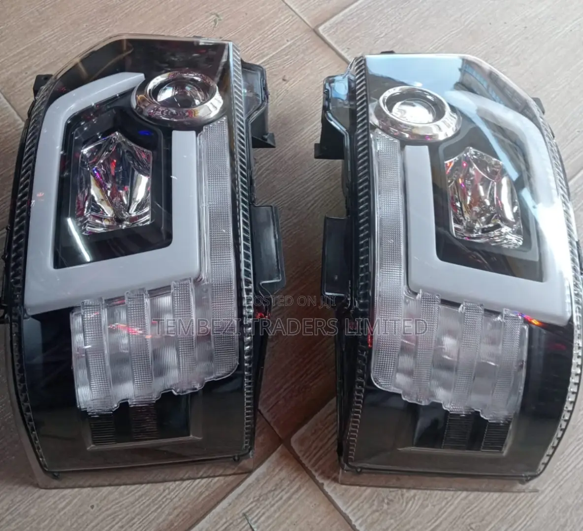 After Market Headlights Hiace 7L Box New Shape