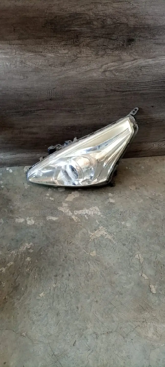 Headlight Teana 2018 Xenon