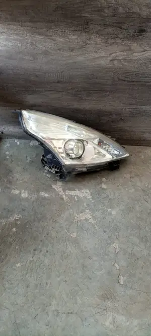 Headlight Teana 2012 Xenon