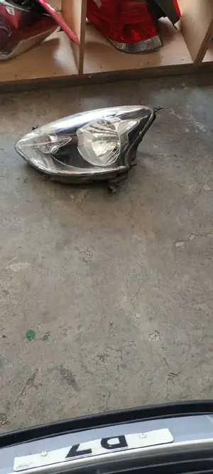 Headlight Nissan March 2017