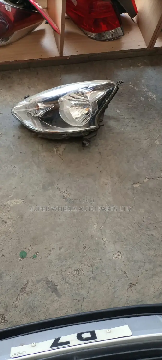 Headlight Nissan March 2017
