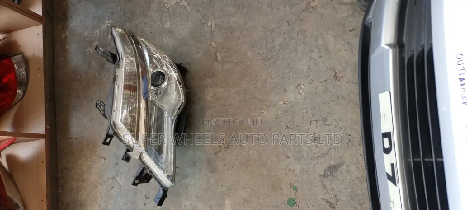 Headlight Serena C27 Non
