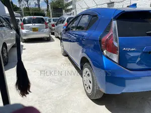 Toyota Aqua 2016 Blue