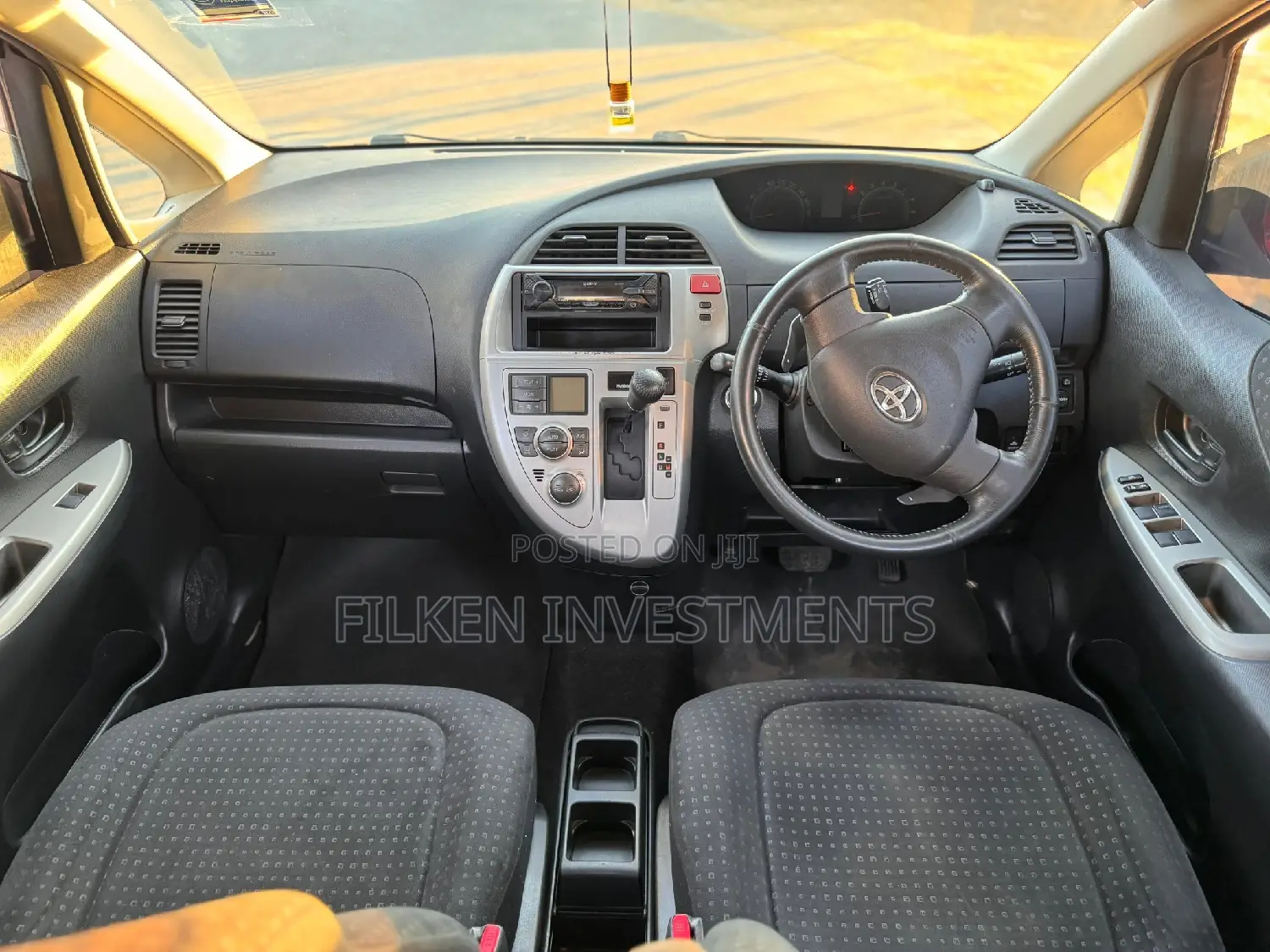 Toyota Ractis 1.5 FWD 2009 Red