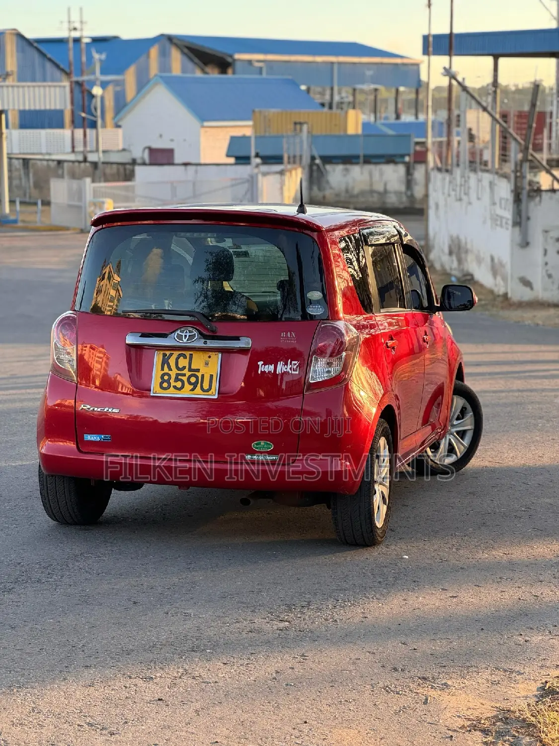 Toyota Ractis 1.5 FWD 2009 Red