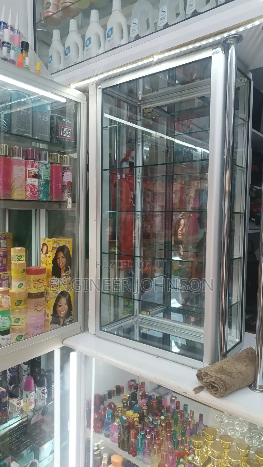 Wall Glass Display