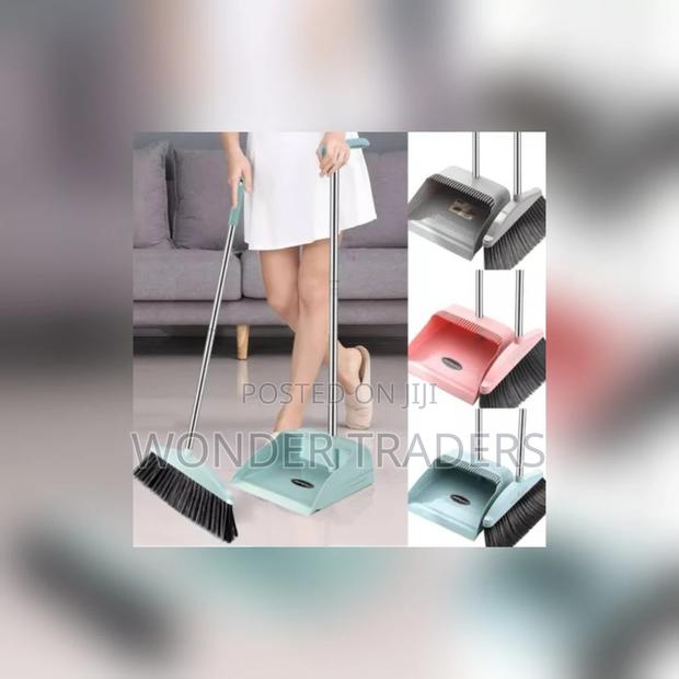 *2 in 1 Flexible Broom and Dustpan* - main view