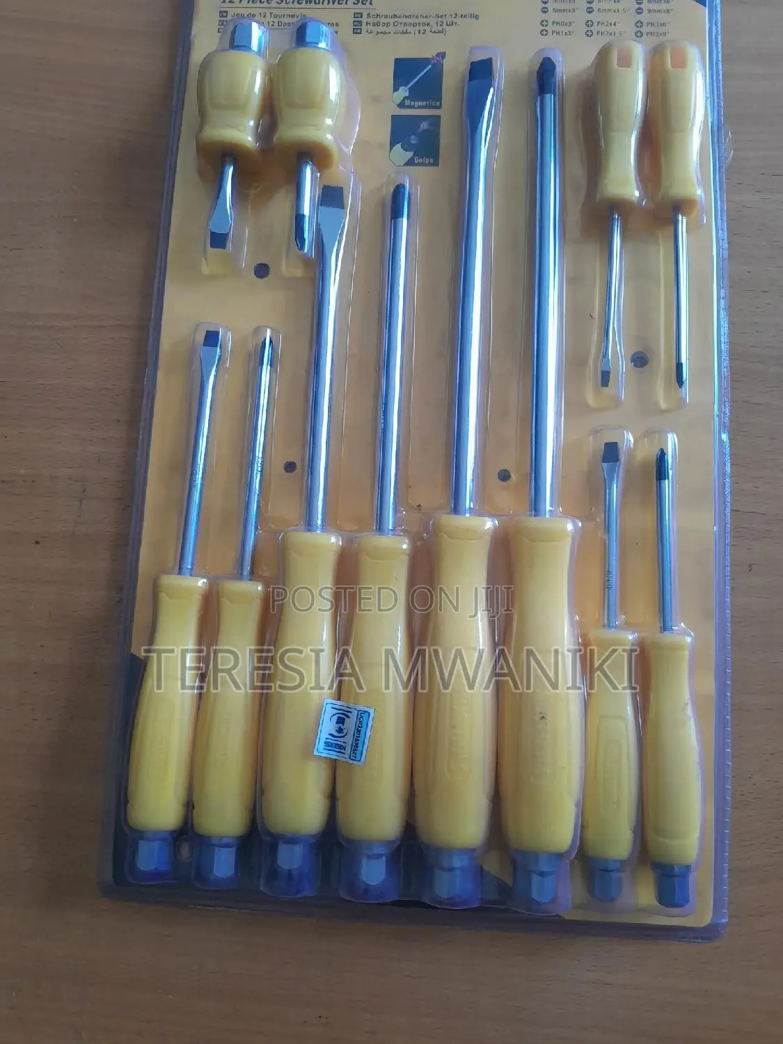12 Pieces Screwdriver Set