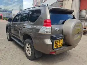 Toyota Land Cruiser Prado 3.0 TD 2011 Gold