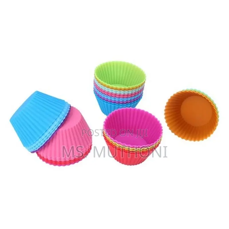 A Set of 12 Silicone Cupcake Mold
