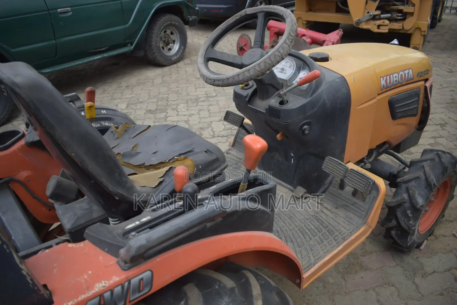 Kubota B2320