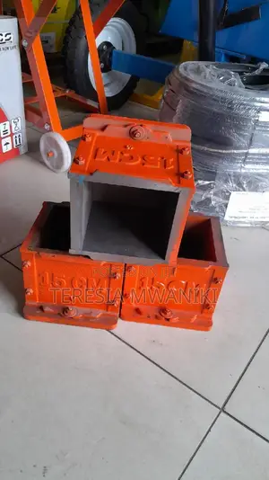Cast Iron Concrete Testing Equipment (Cube Moulds)