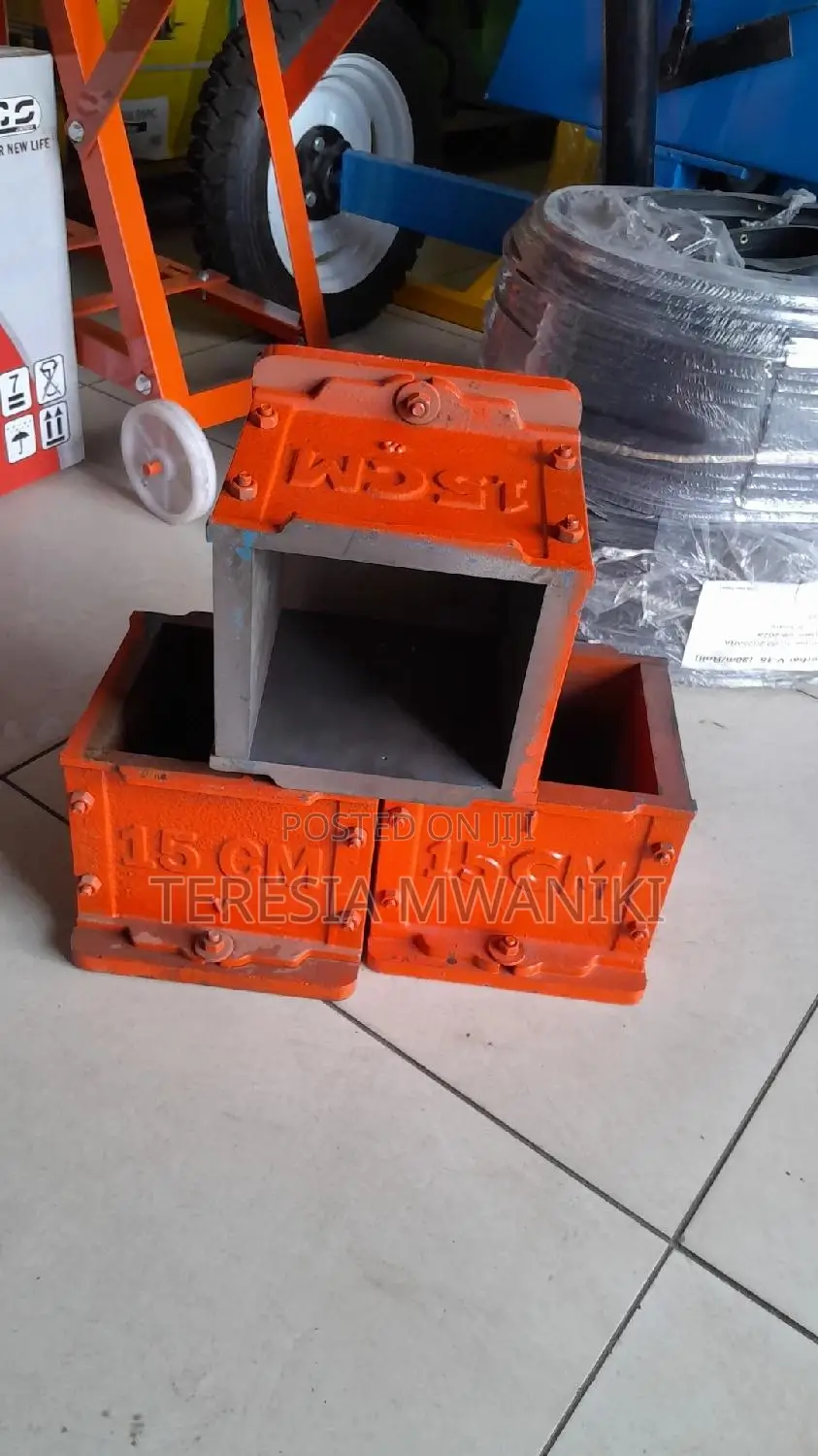 Cast Iron Concrete Testing Equipment (Cube Moulds)