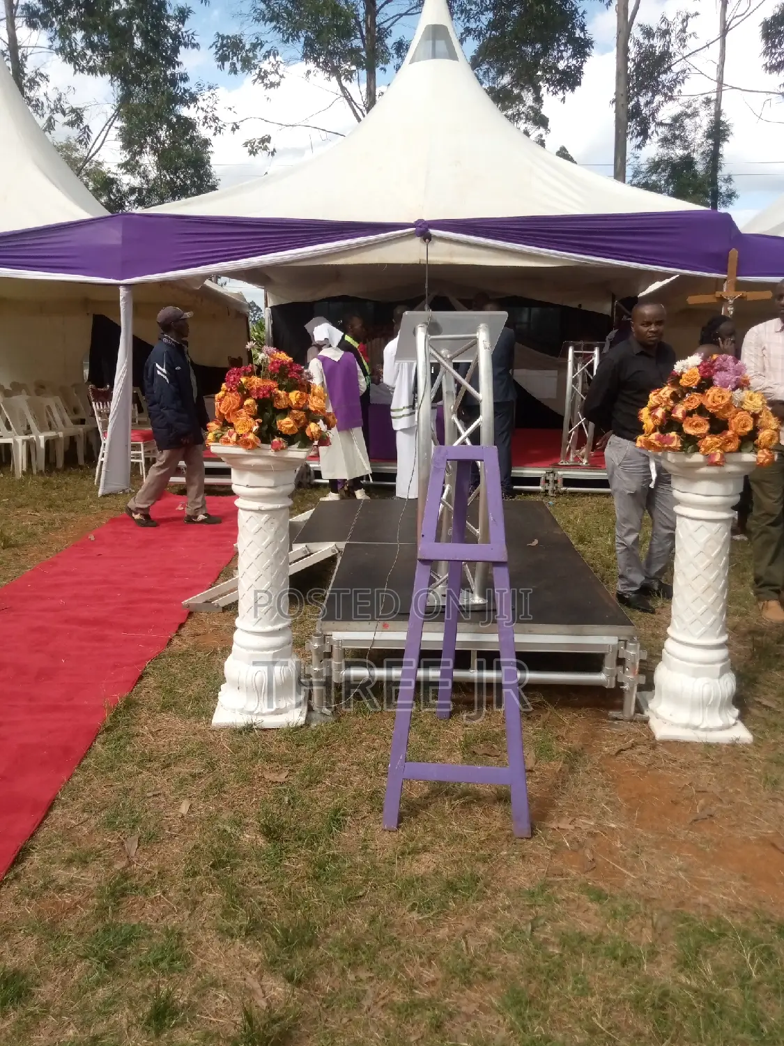 Nice Stage Set Up for Clergy in a Funeral Service