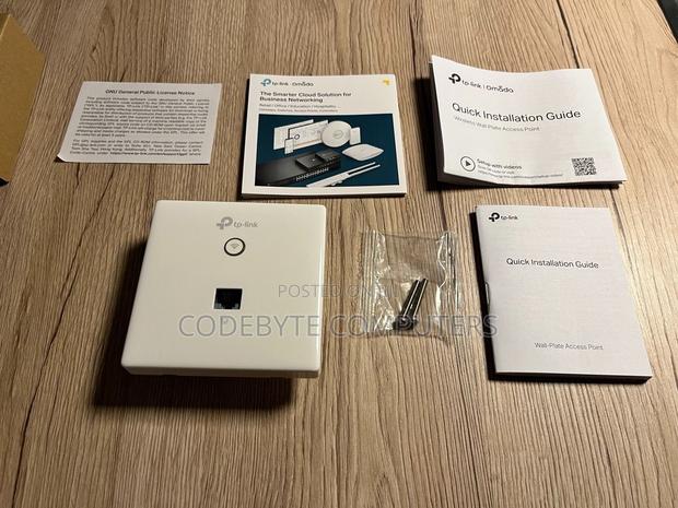 Eap230-wall | Omada Ac1200 Wireless Gigabit Wall-plate Acces - main view