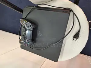 Ps4 Slim With One Pad and Chipped