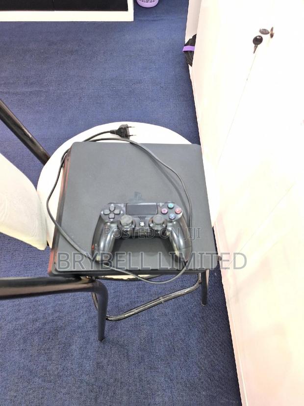 Ps4 Slim With One Pad and Chipped - thumbnail 8