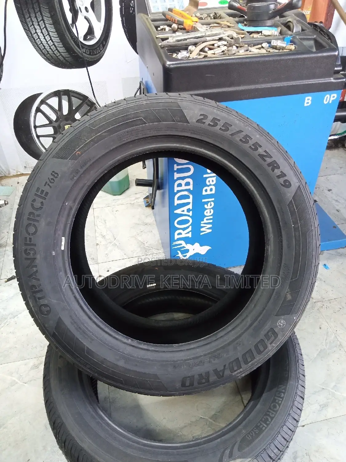 255/55r19 Goddard Transforce Tire