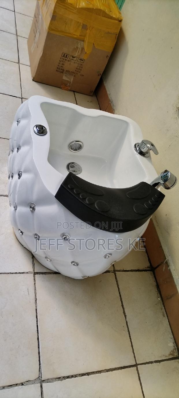 White Vera Pedicure Bowl - main view